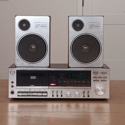 Vintage Bookshelf Stereo System