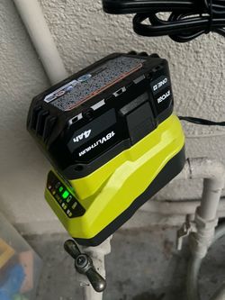 RYOBI ONE+ 18V Lithium de 4.0 Ah + charger