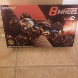 STUNT SPRAY CAR 8 WHEEL 