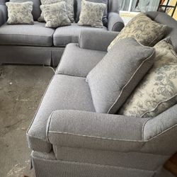 3 Pieces Living Room Came From  reach People Home 
