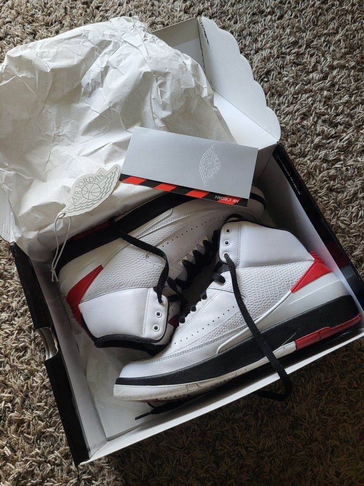 Air Jordan Retro 2 Chicago Size 9