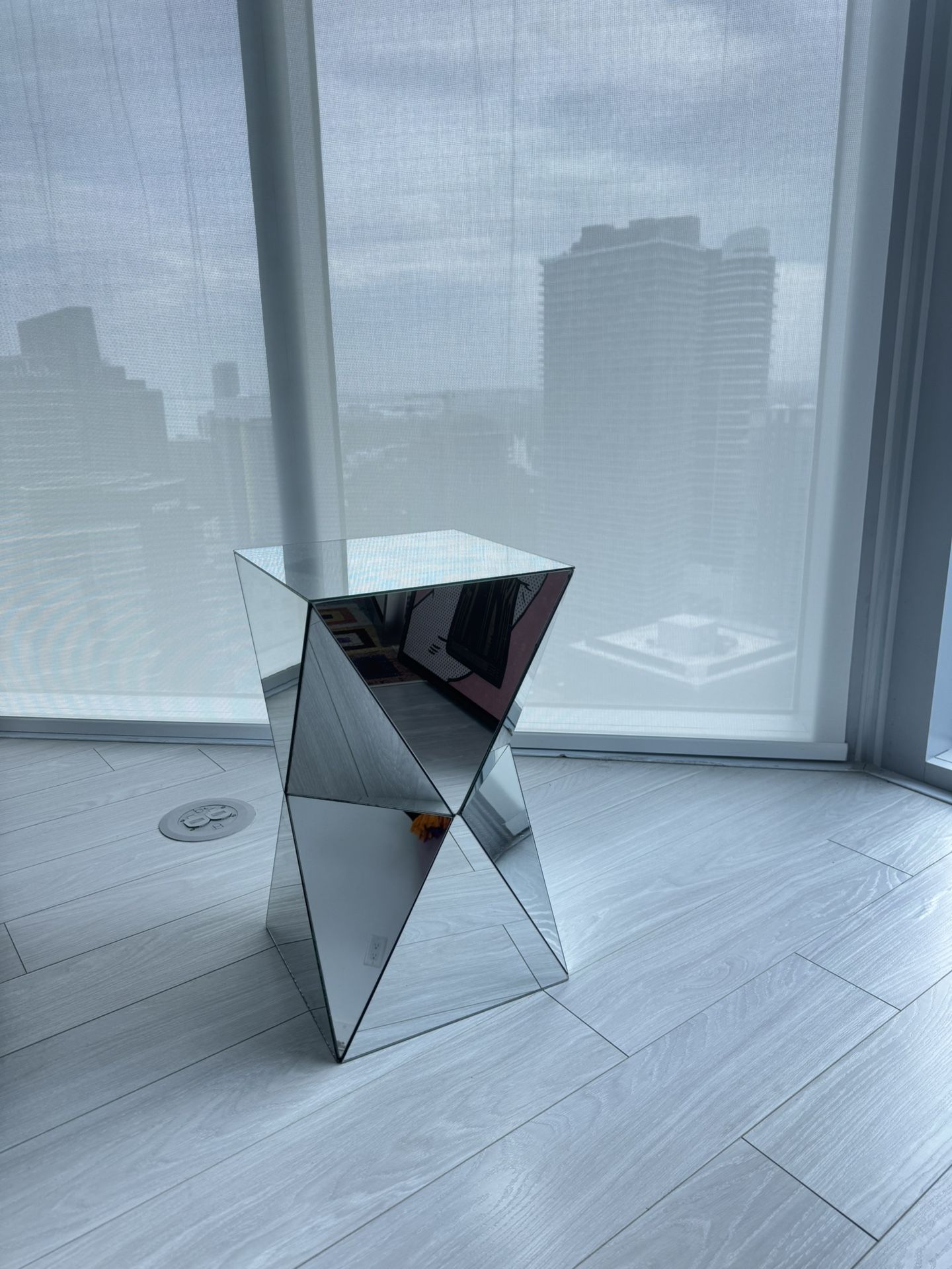 Mirrored Accent Table / Pedestal 