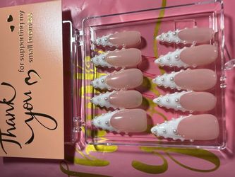Press on nails