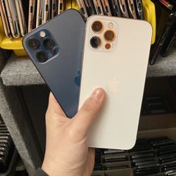 Factory Unlocked Iphone 12 pro 128 gb comes with store warranty 