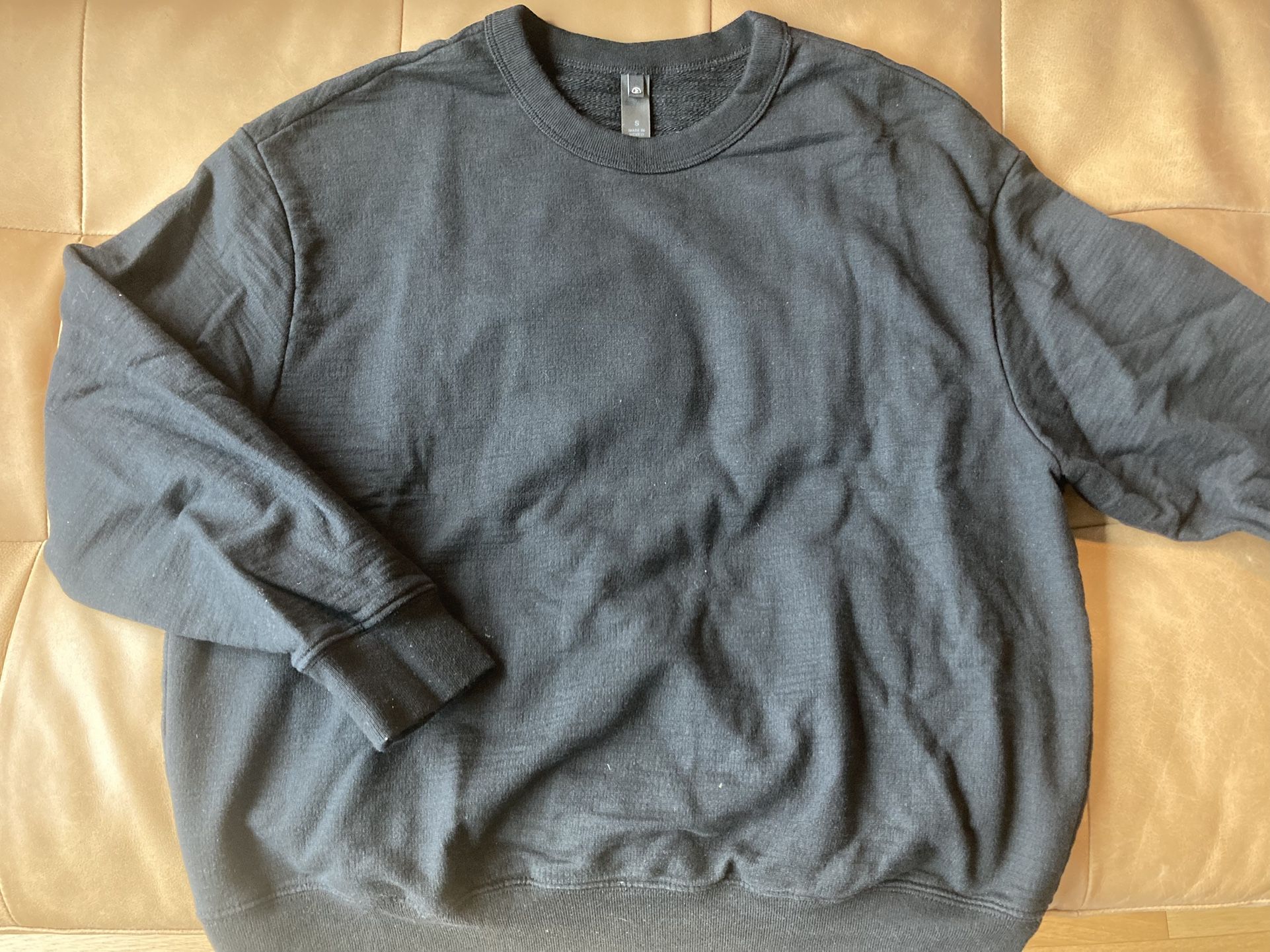 AG Sweatshirt (New) (Women’s Small)