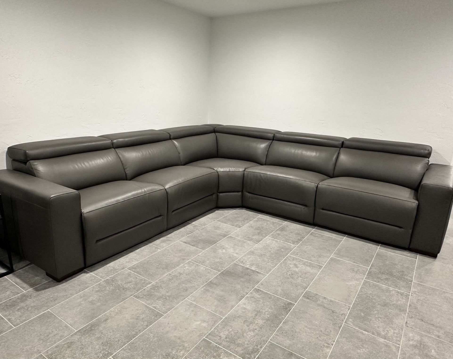 NEVIO Top Grain Leather Sectional Couch w/ 3 Power Reclining Chairs- Smoke (Gray)