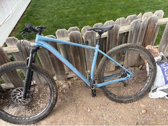 Specialized Fuze 27.5 fatty mountain bike