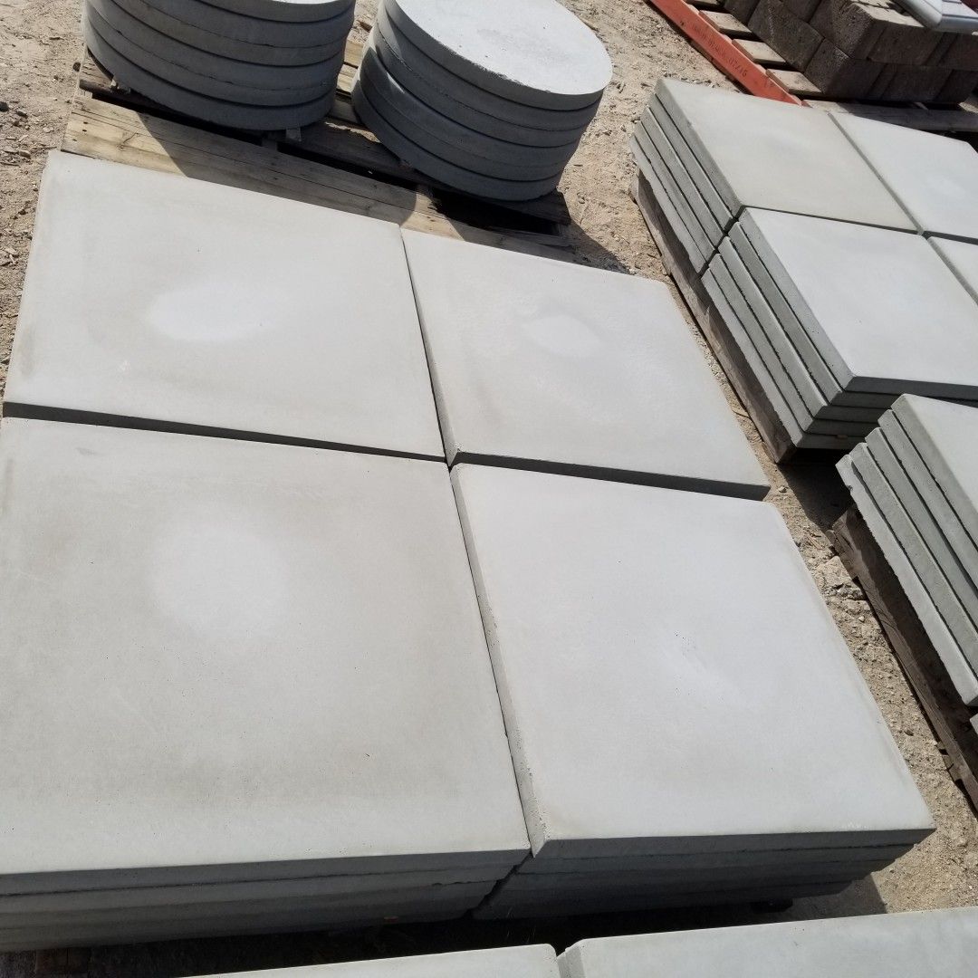 24" X 24" SMOOTH CEMENT STEPPING STONE PAVERS 15 EACH. for Sale in
