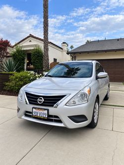 2016 Nissan Versa SV
