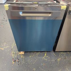 Ge 24 Inch Dishwasher Stainless Steel Interior Finger Print Resistant GDP670SYVFS