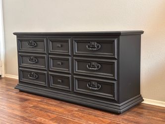 Thomasville Matte Black Dresser