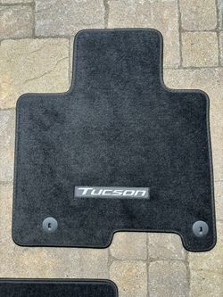Brand New Hyundai Tucson Factory Floor Mats
