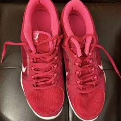 NEW nike running shoes