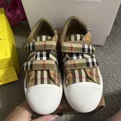 Kids’ Low Top Velcro Burberry sneakers
