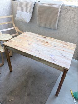Rustic pine wood dining table
