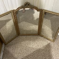 Trifold Vintage Vanity/Boudoir Mirror