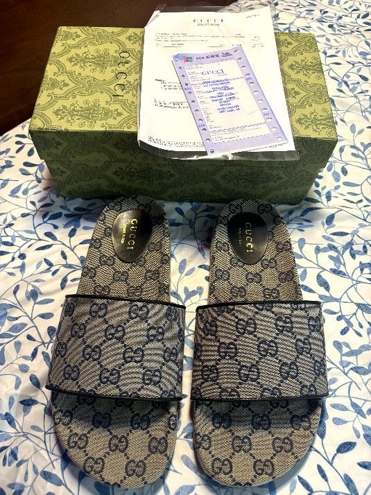 Gucci GG Slides Sandals With Logo Print