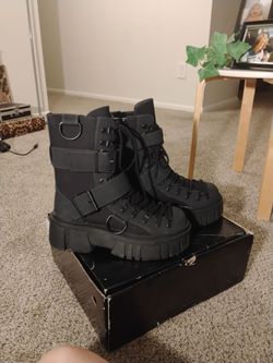 CLUBEXX low traitor boots Black men's size 9