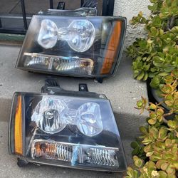 Chevy Avalanche 2008 Headlights