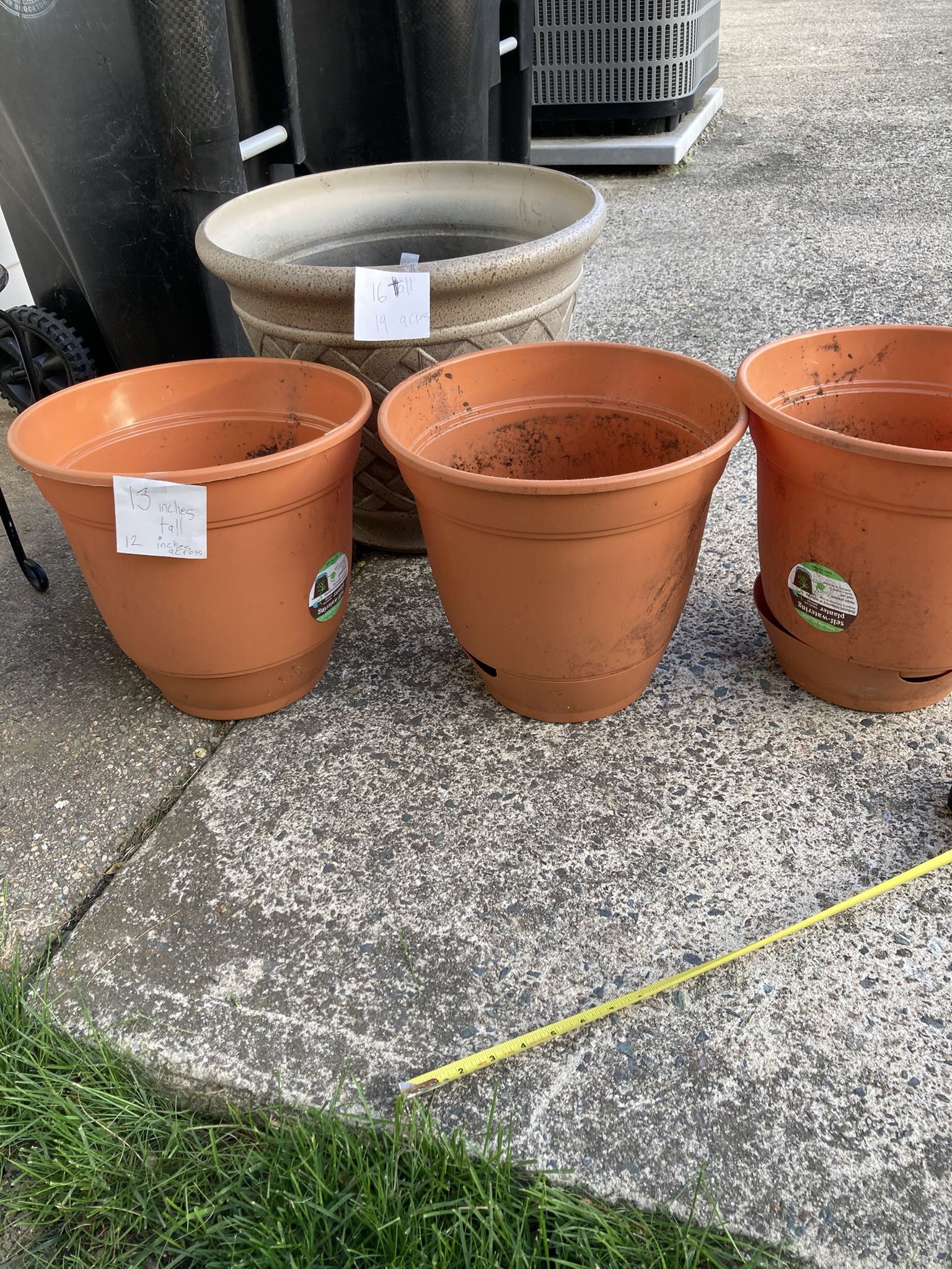 Flower Pots ( Plastic)