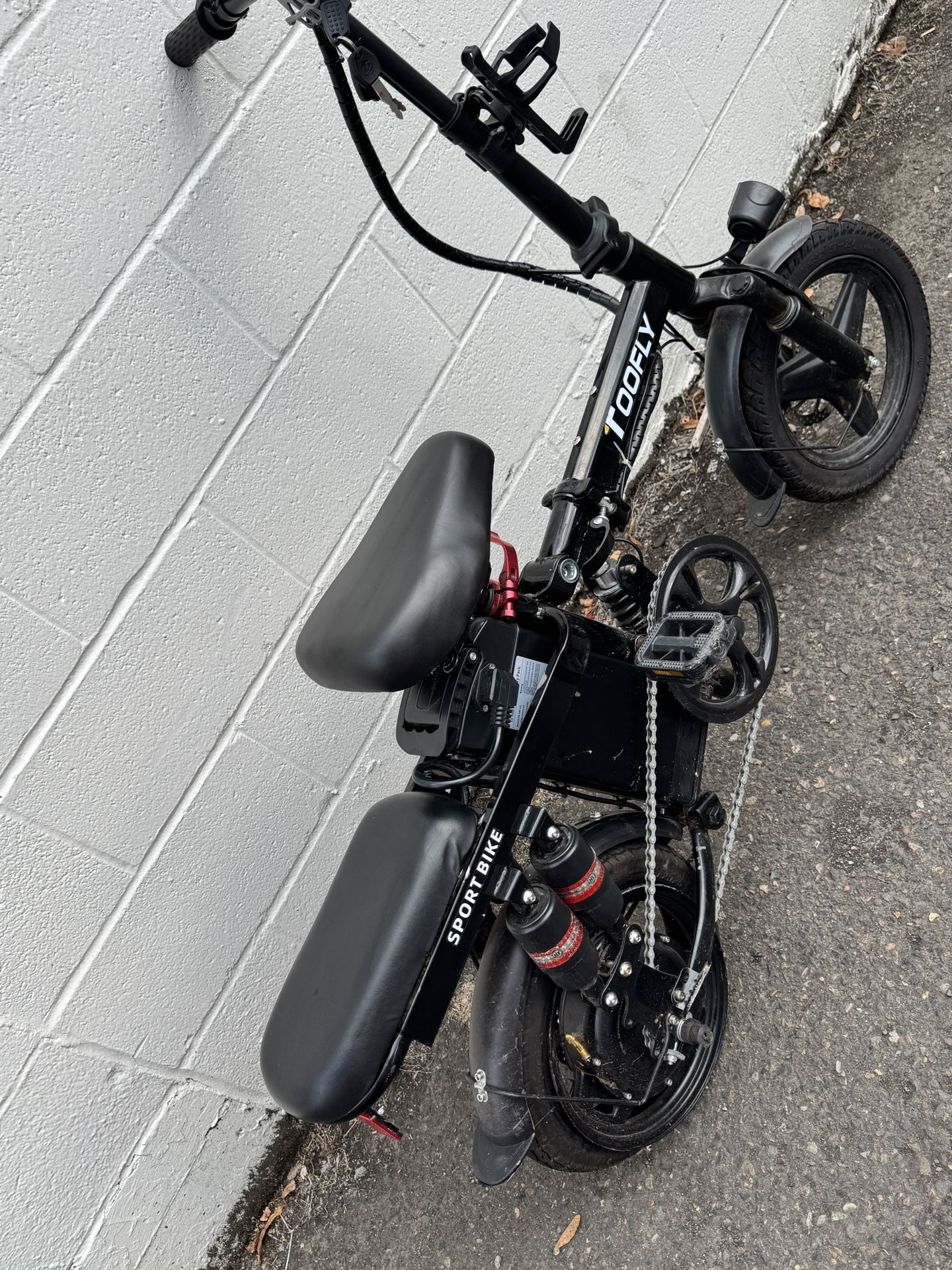 Black Electric Tandem Folding e-Bike in Newer Condition, Works Perfectly