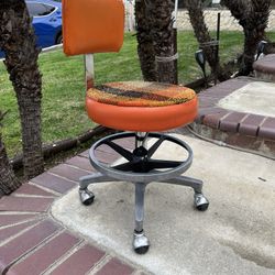 VINTAGE INDUSTRIAL WORK STOOL    -can deliver-