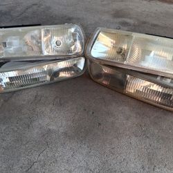 Chevy Silverado 1500 4-Piece Headlights with Clear Corner Lights