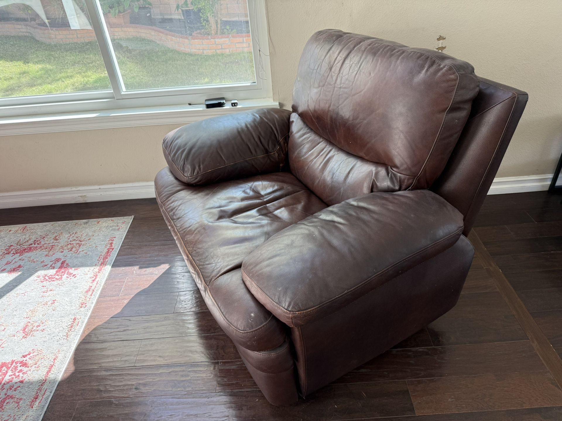 Love Seat And Recliner.