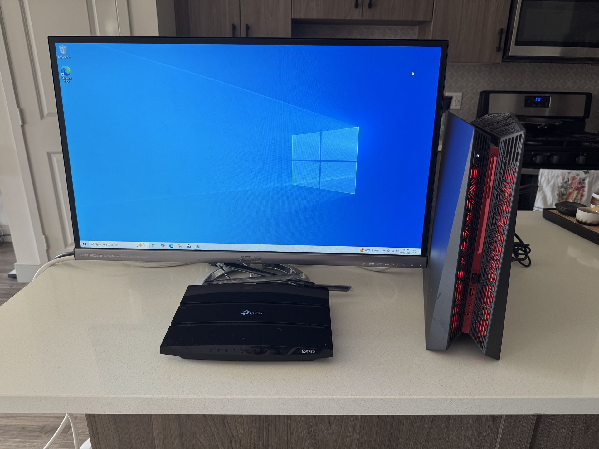 Complete Setup: Asus Gaming PC (i7, GTX 960) + 27" Monitor + Wi-Fi Router