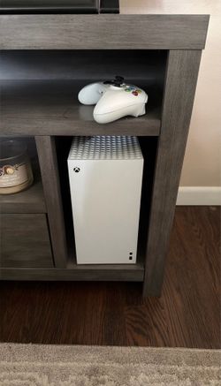 Xbox series X and wireless controller