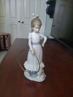 #0379 Lladro Girl with a hoop
