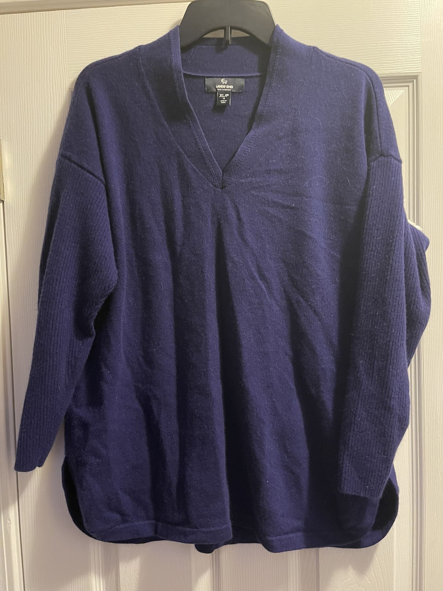 Lands' End 100% Cashmere V Neck Tunic Sweater Side Slit Size XL 18! Like new excellent condition 