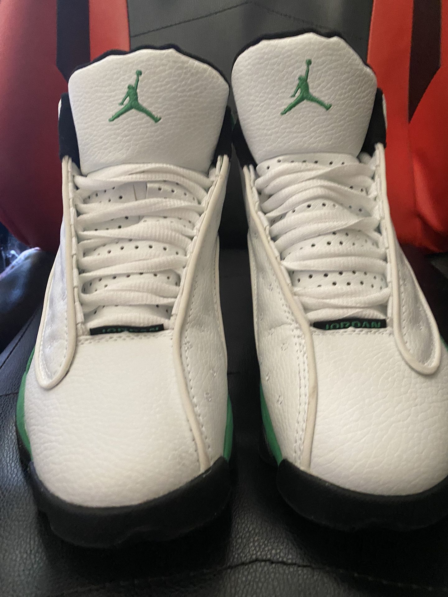 Jordans 13 lucky green size 8.5