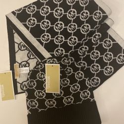 New Michael Kors Black & White 2 Piece Scarf & Hat Set