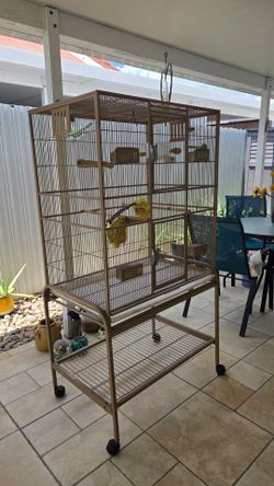 Jaula Beige Para Aves En Exelentes Condiciones