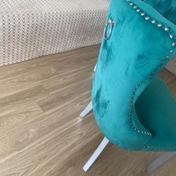 2 Dark Green Velvet Chairs Like New 