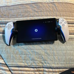 PlayStation Portal/ IPad 10.2 (2021)