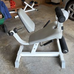 Tuff Stuff Leg Extension Machine 