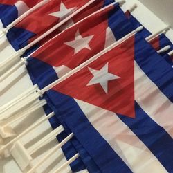 CAR CUBAN FLAGS  