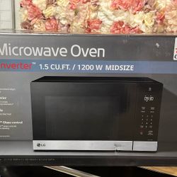 LG NeoChef 1.5 cu. ft. 1100-Watt Countertop Microwave in Stainless Steel with Smart Inverter