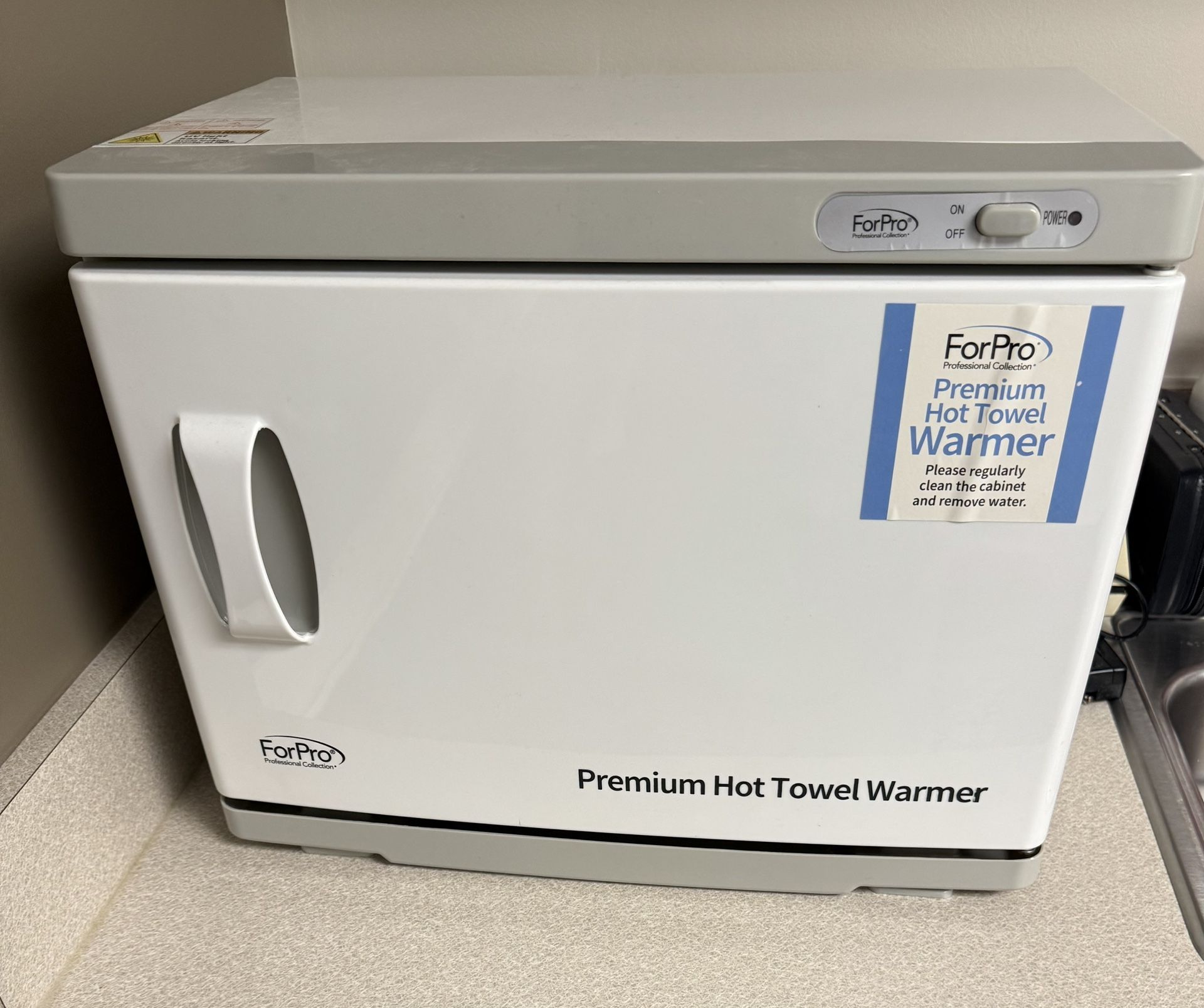 ForPro Premium hot towel warmer
