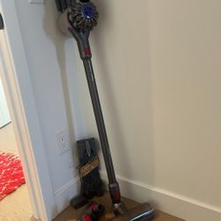 Dyson V7 Animal+ Stick Vac