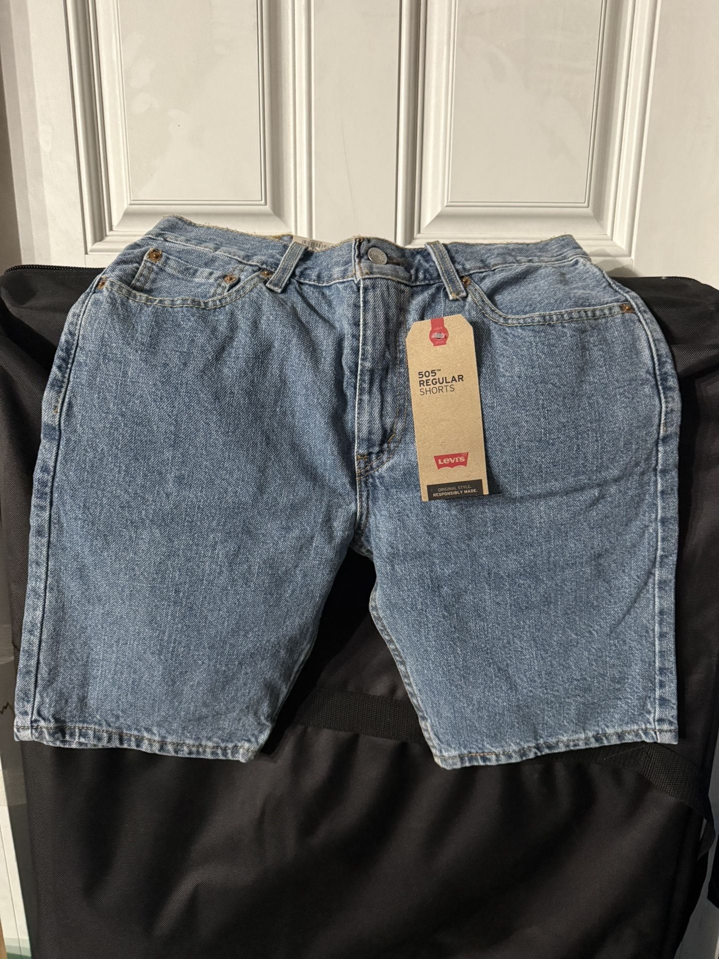 Men’s Brand New Levi’s Shorts Size 30