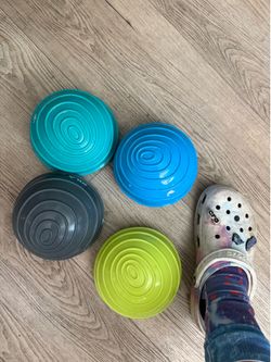 4 mini balance balls