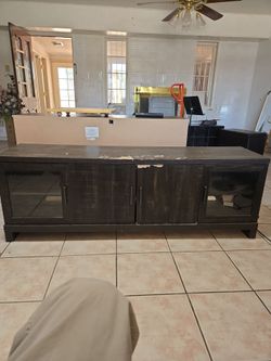 Entertainment center