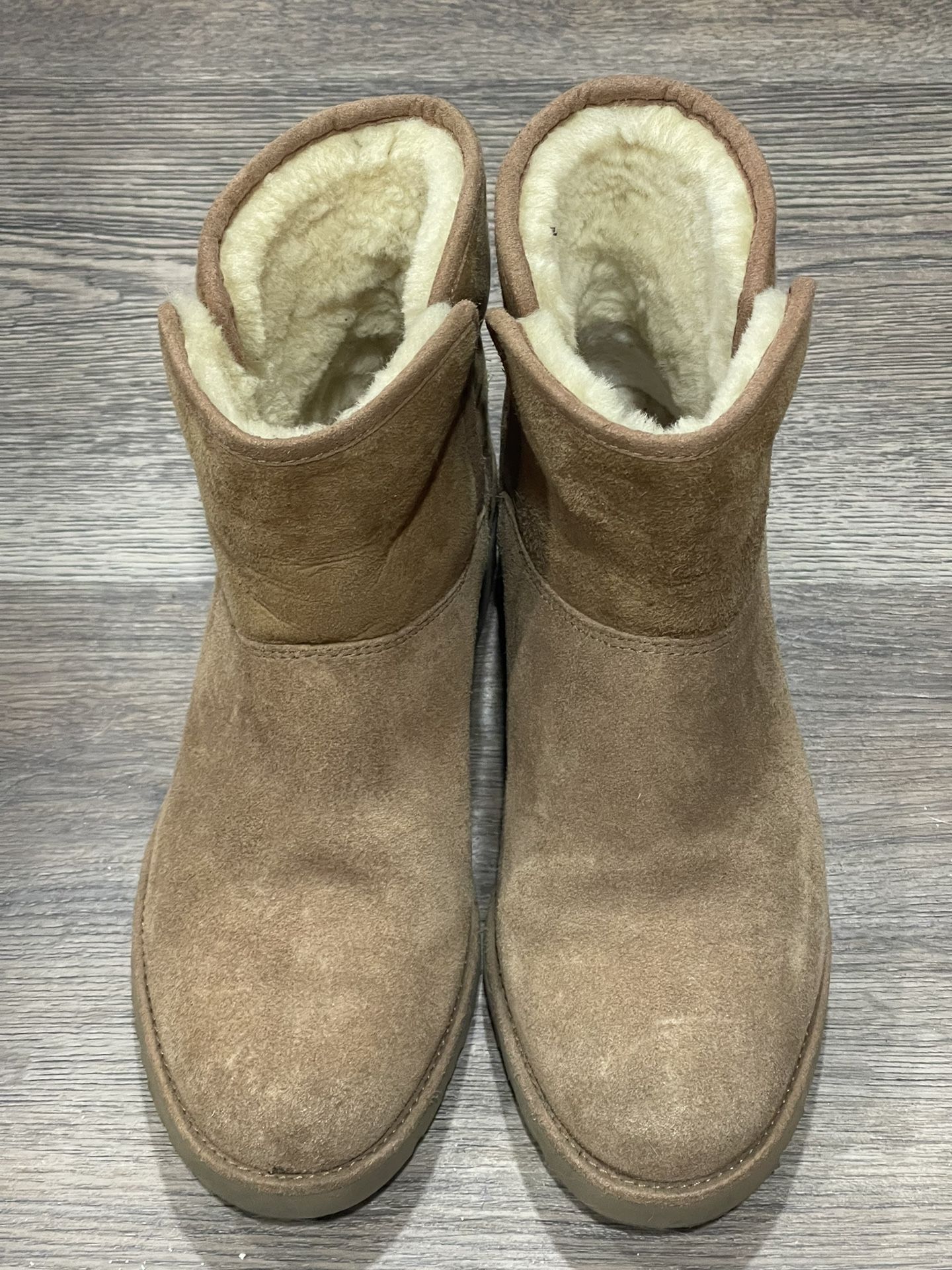 UGG KRISTIN WOMEN ANKLE BOOTS SUEDE CHESTNUT TAN Size 7 US 5.5 UK 38 EU Woman’s