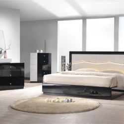 Queen Size Modern Platform Bedroom Set 