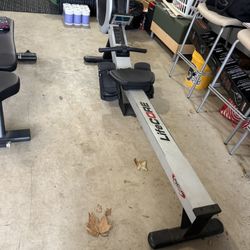Life Core Row Machine