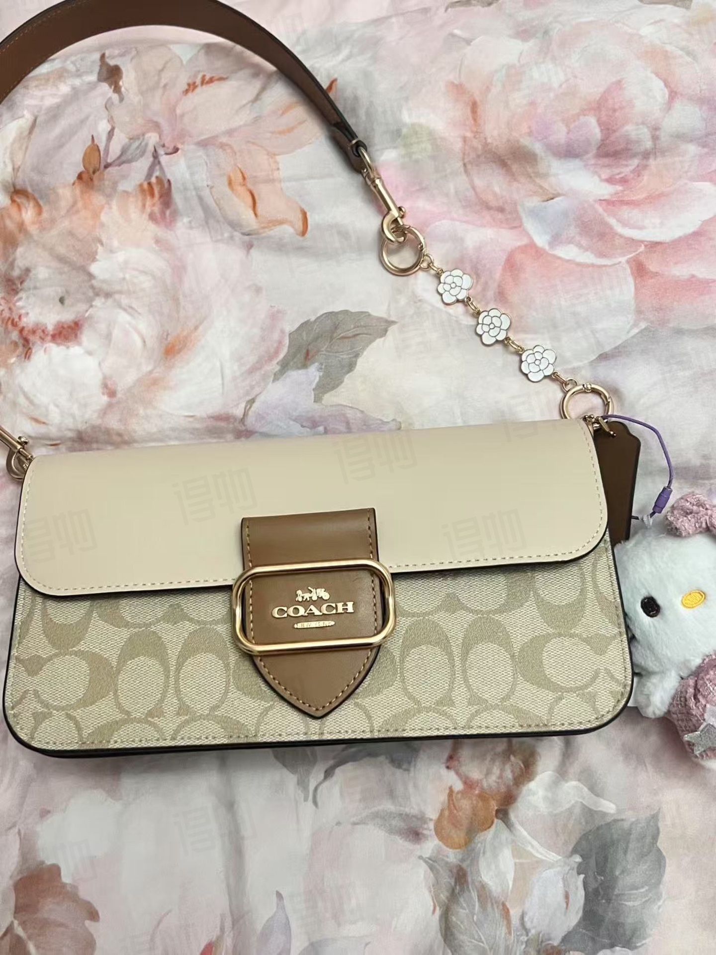 Fashionable Shoulder Bag