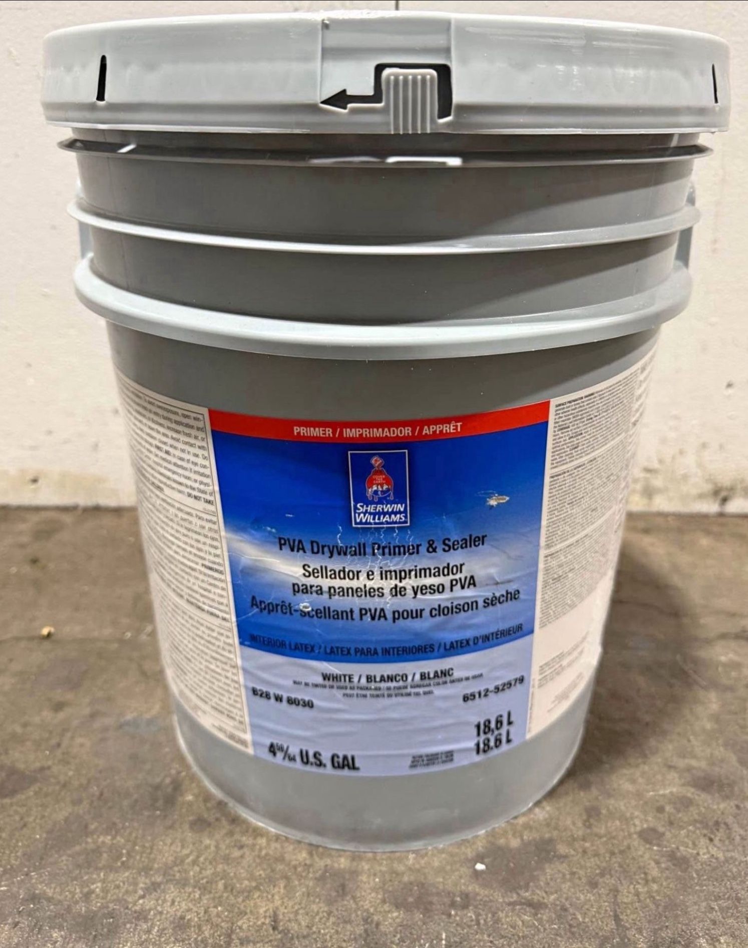 Primer Interior. Color WHITE . 5 Gallons New